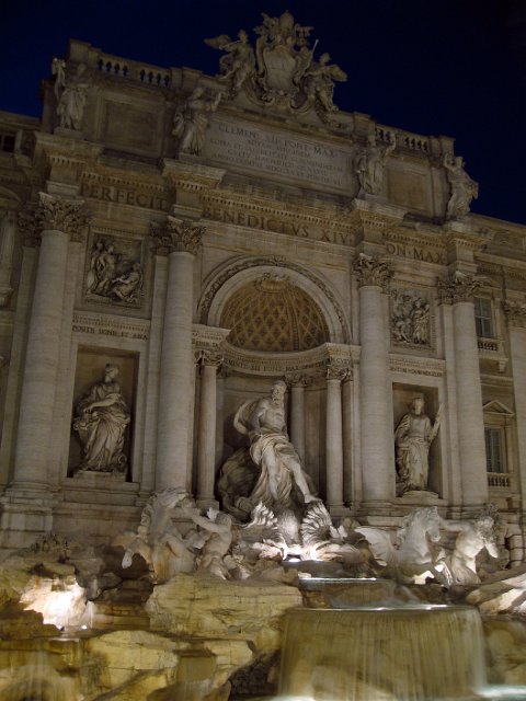 Trevi Fountain-02.JPG